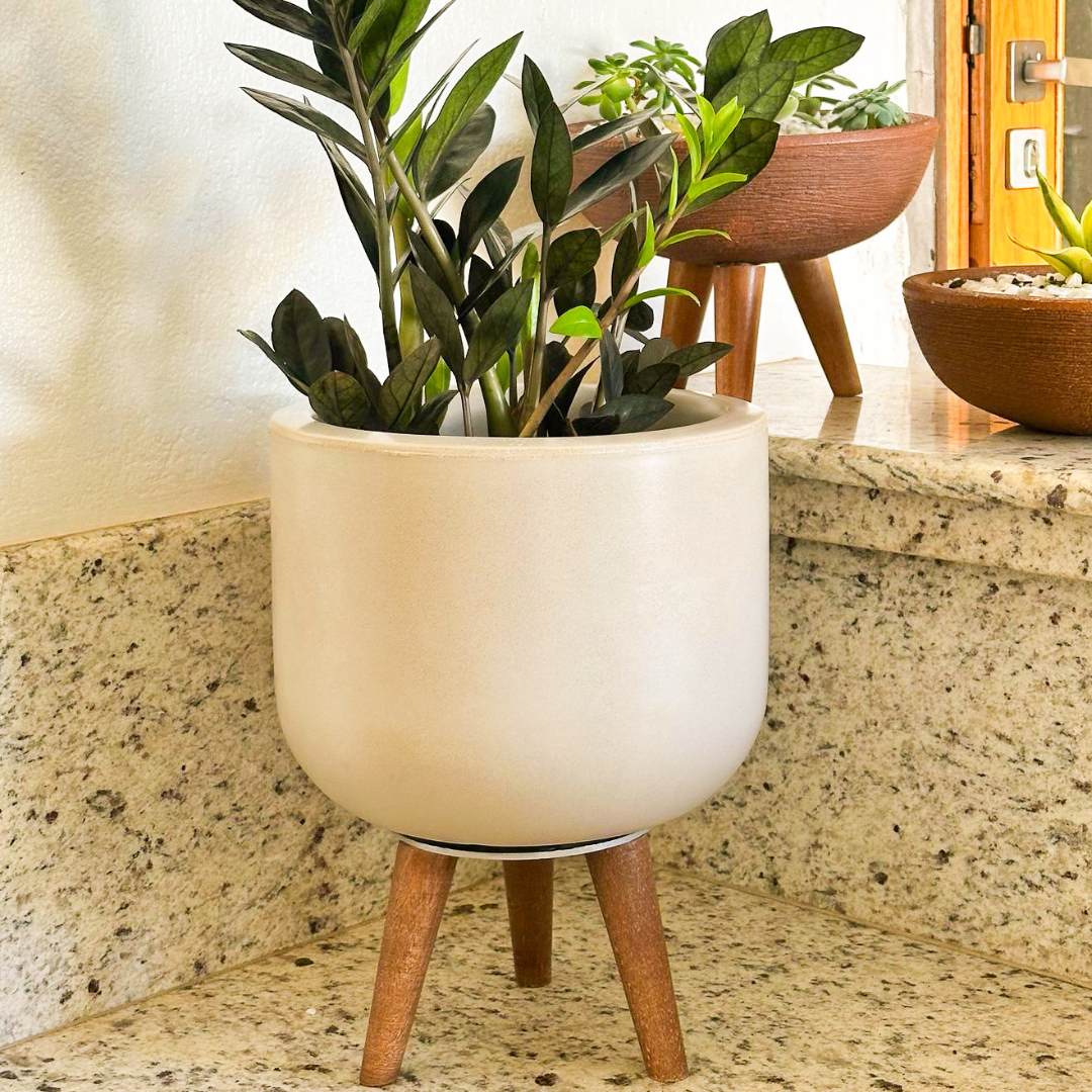 Vaso Doha Médio com Tripé de Madeira