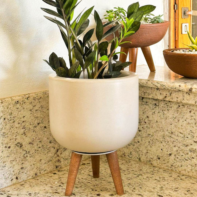 Vaso Doha Médio com Tripé de Madeira