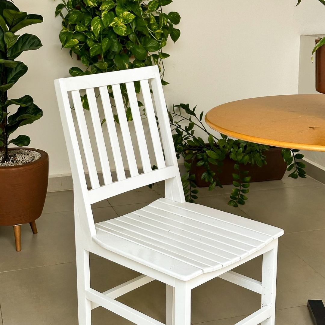 Cadeira Ana Hickmann de Madeira Maciça