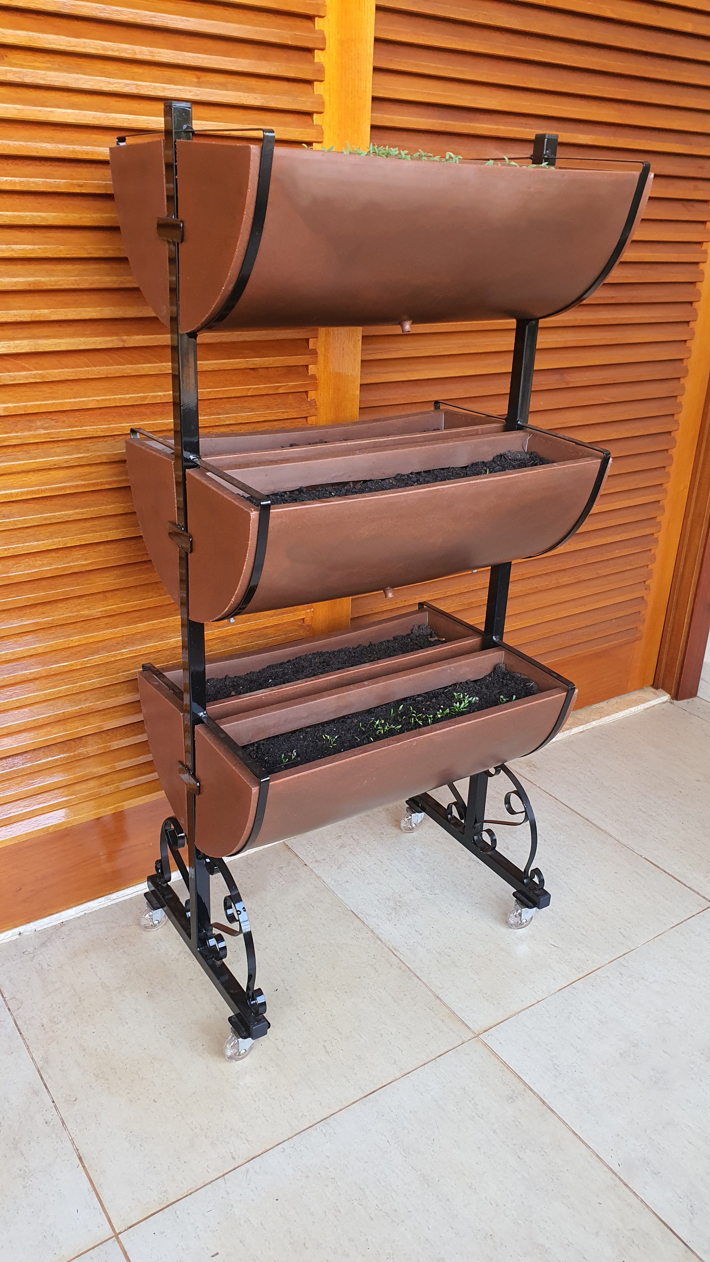 Horta Vertical com 6 Jardineiras