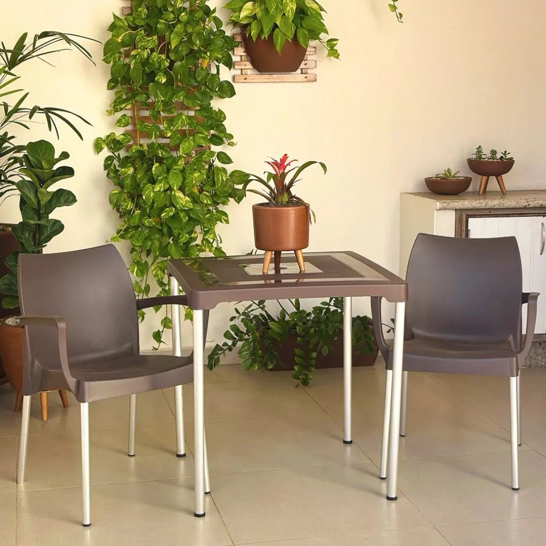 Kit Mesa com 2 Cadeiras Poltrona - Sec Line da Injeplastec