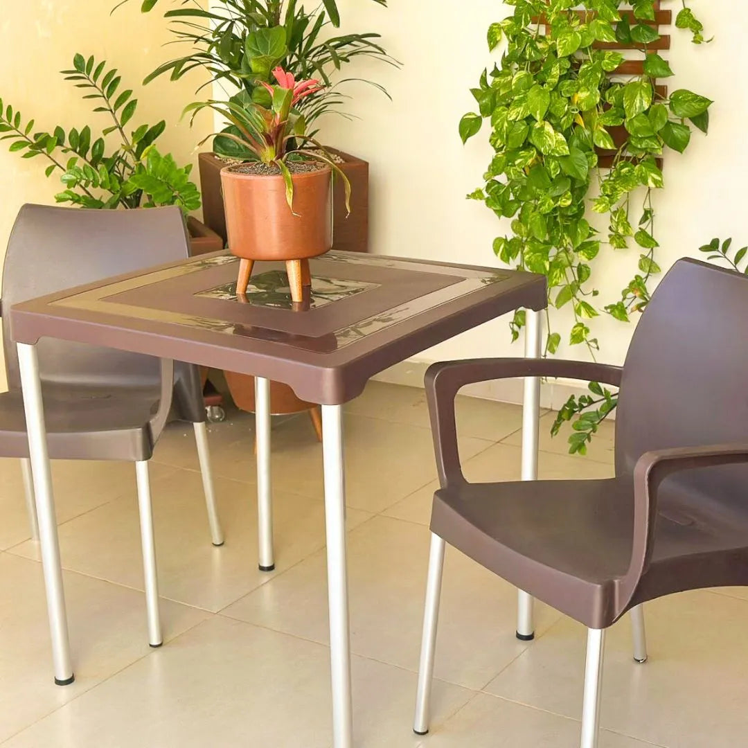 Kit Mesa com 2 Cadeiras Poltrona - Sec Line da Injeplastec