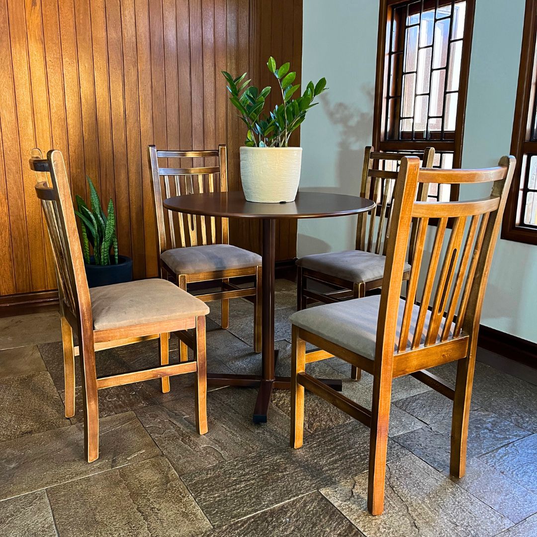 Cadeira de Jantar Pequim em Madeira com Estofado