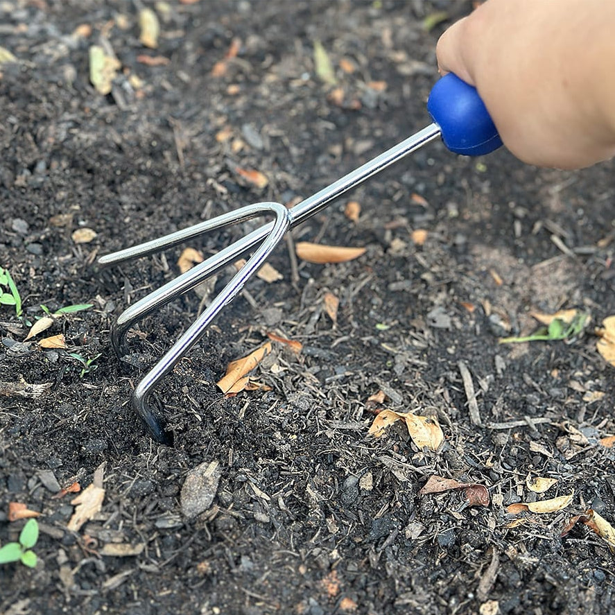 Ancinho de Mão 3 Dentes em Aço com Cabo Plástico Emborrachado 31cm