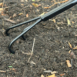Ancinho de Mão 3 Dentes em Aço com Cabo Plástico Emborrachado 36cm