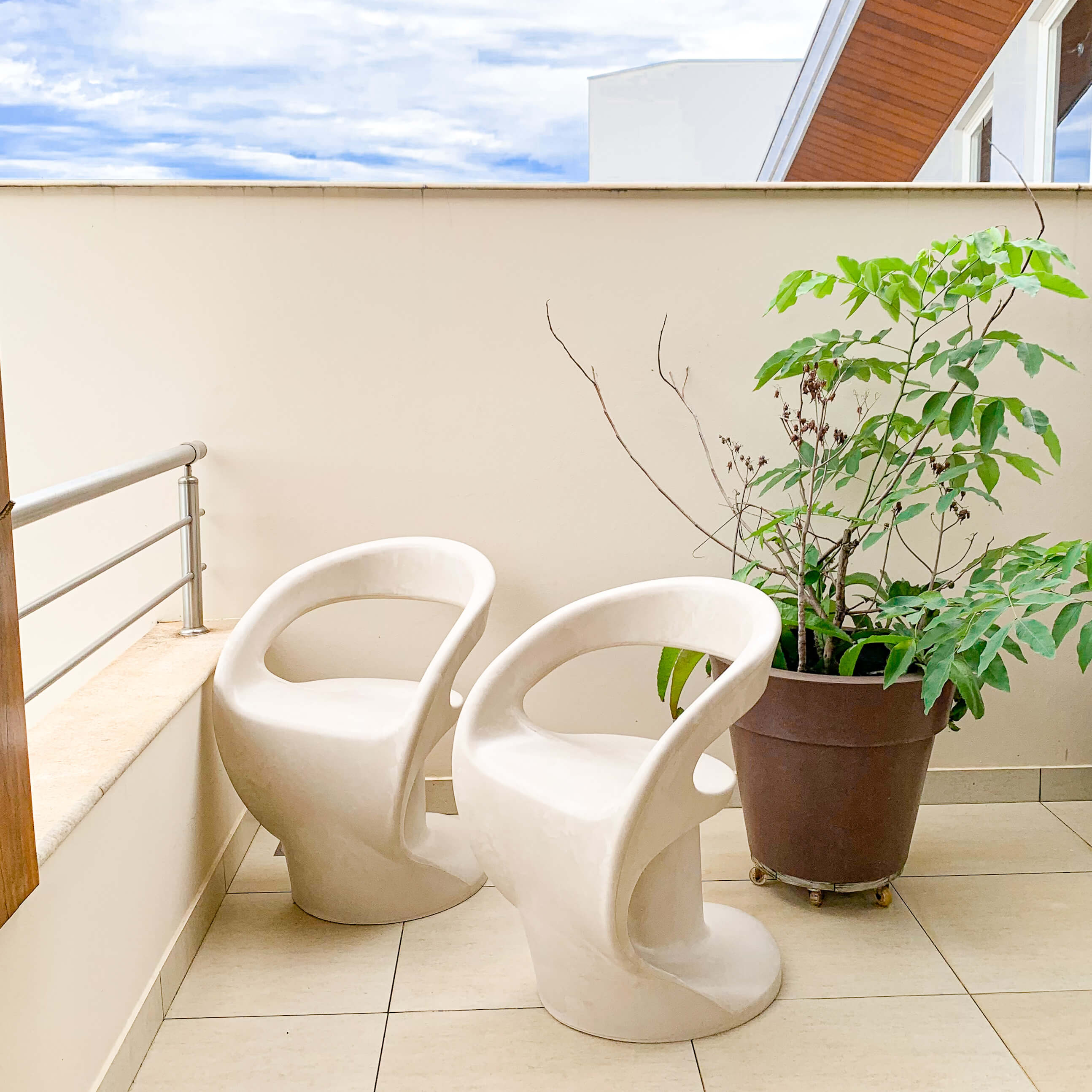 Cadeira Poltrona Astúrias de Polietileno