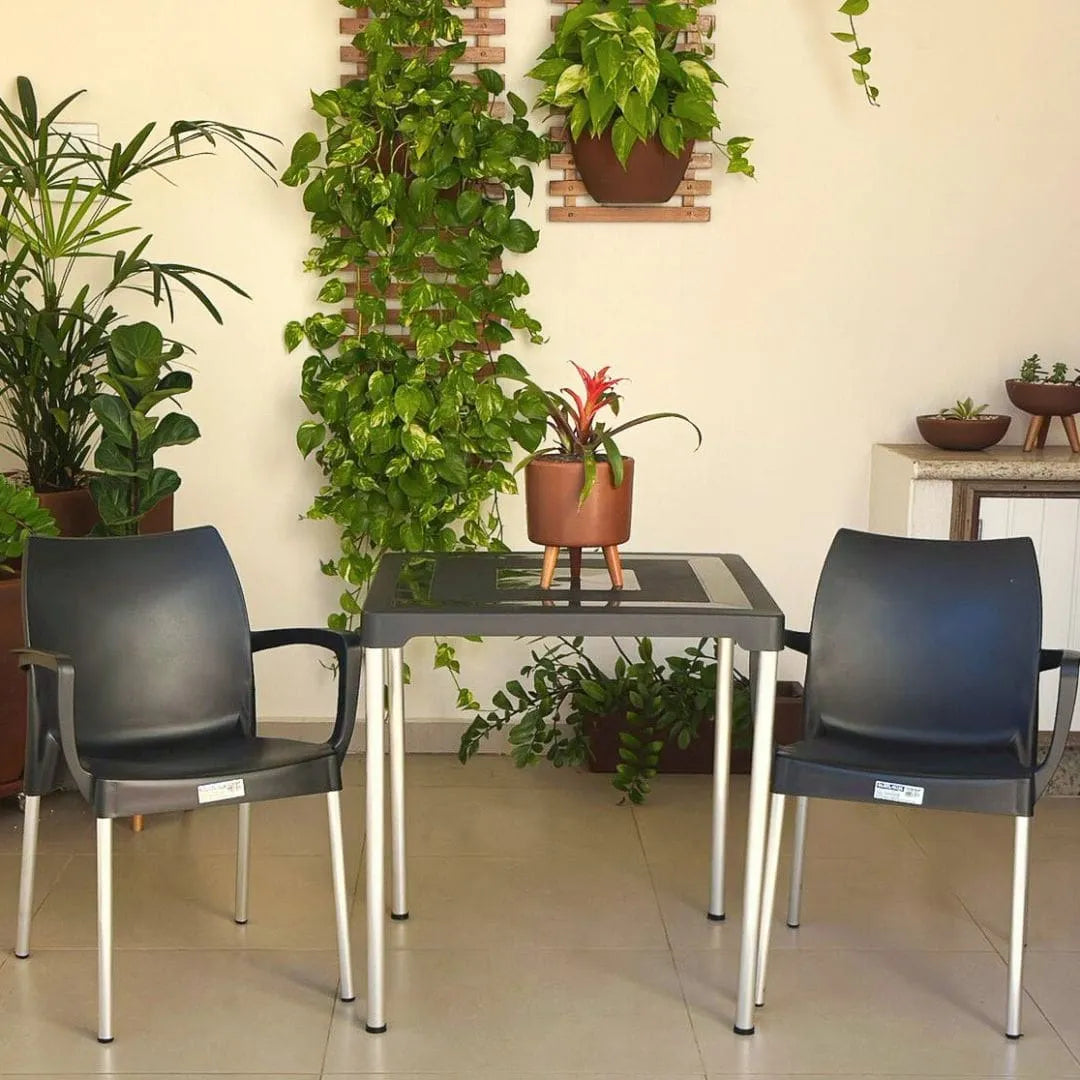 Kit Mesa com 2 Cadeiras Poltrona - Sec Line da Injeplastec