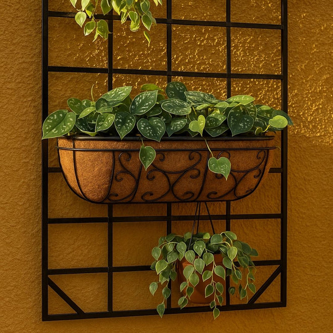 Jardineira de Fibra de Coco com Suporte Ornamentado