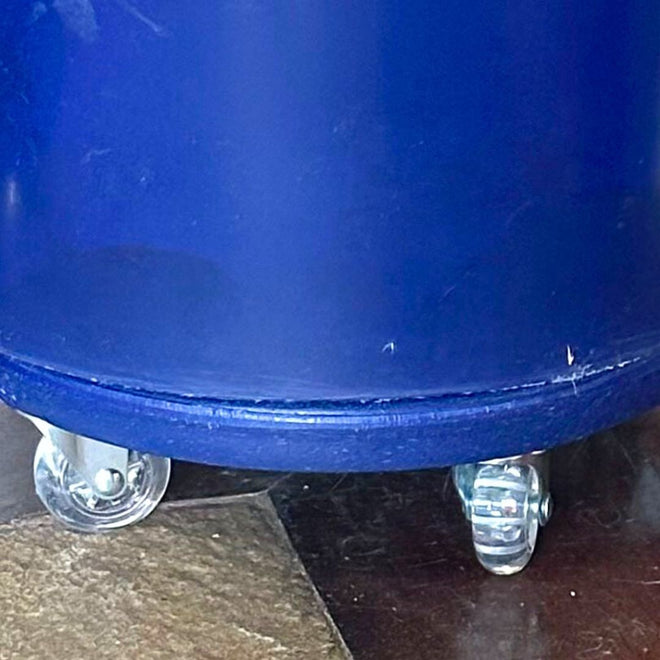 Kit Vaso Damasco Brilhante + Suporte com Rodinhas
