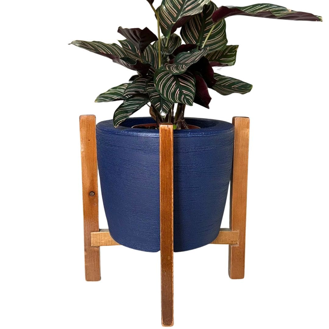 Kit Vaso Decorativo em Polietileno + Suporte de Madeira Rústica