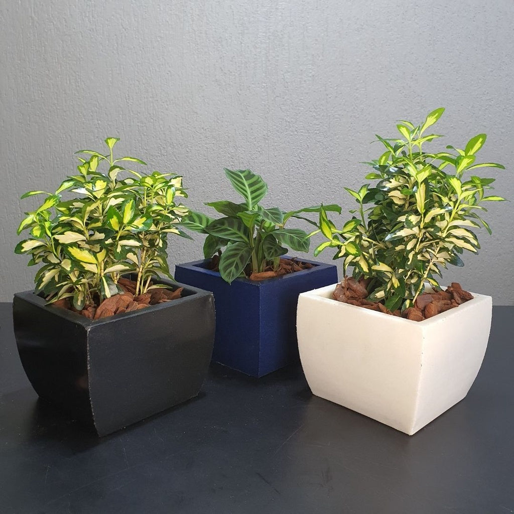 Vaso Cachepot Quadrado em Polietileno 14x17cm