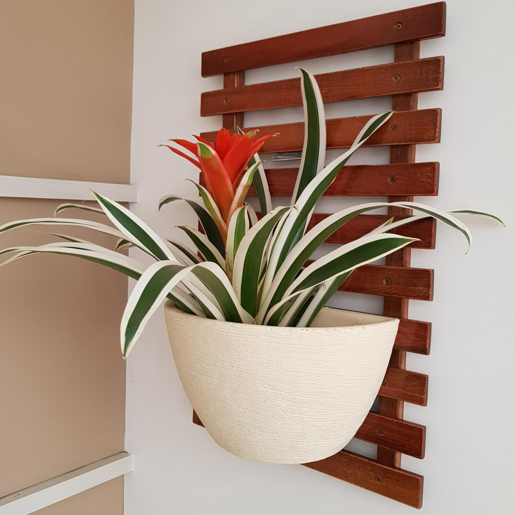 Painel de Madeira com Vaso para Jardim Vertical