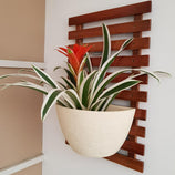 Painel de Madeira com Vaso para Jardim Vertical