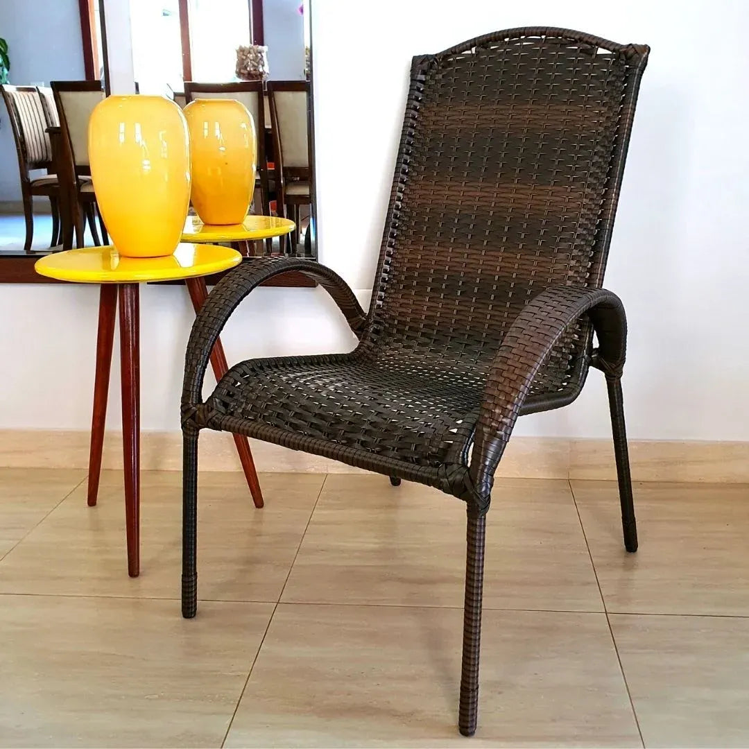 Cadeira Trançada de Fibra Sintética em Junco